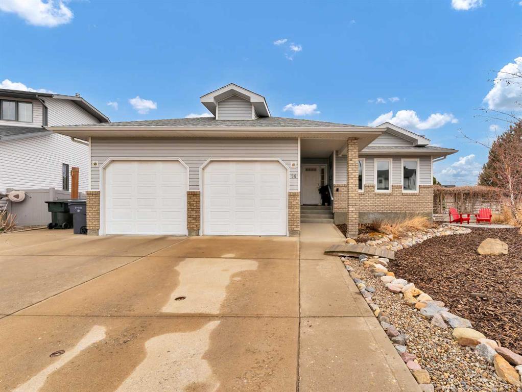 Picture of 14 Smith Close SE, Medicine Hat Real Estate Listing