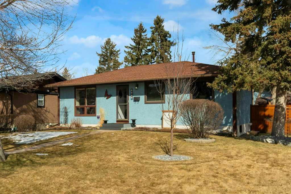 Picture of 7304 35 Avenue NW, Calgary Real Estate Listing