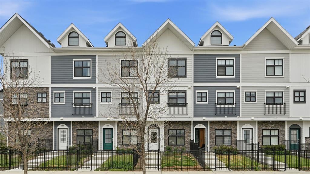 Picture of 99 Les Jardins Park SE, Calgary Real Estate Listing