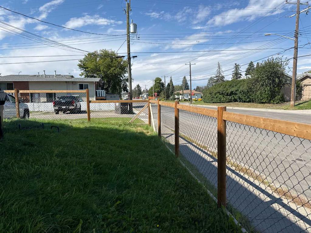 Picture of 1, 1701 48 Street SE, Calgary Real Estate Listing