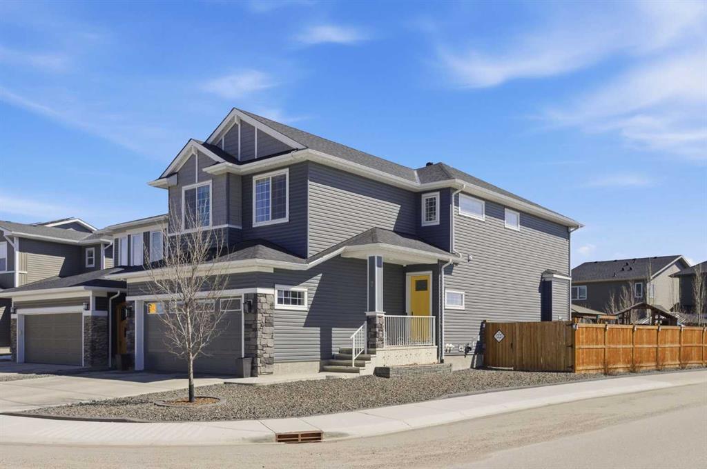 Picture of 7 Evansglen Park NW, Calgary Real Estate Listing