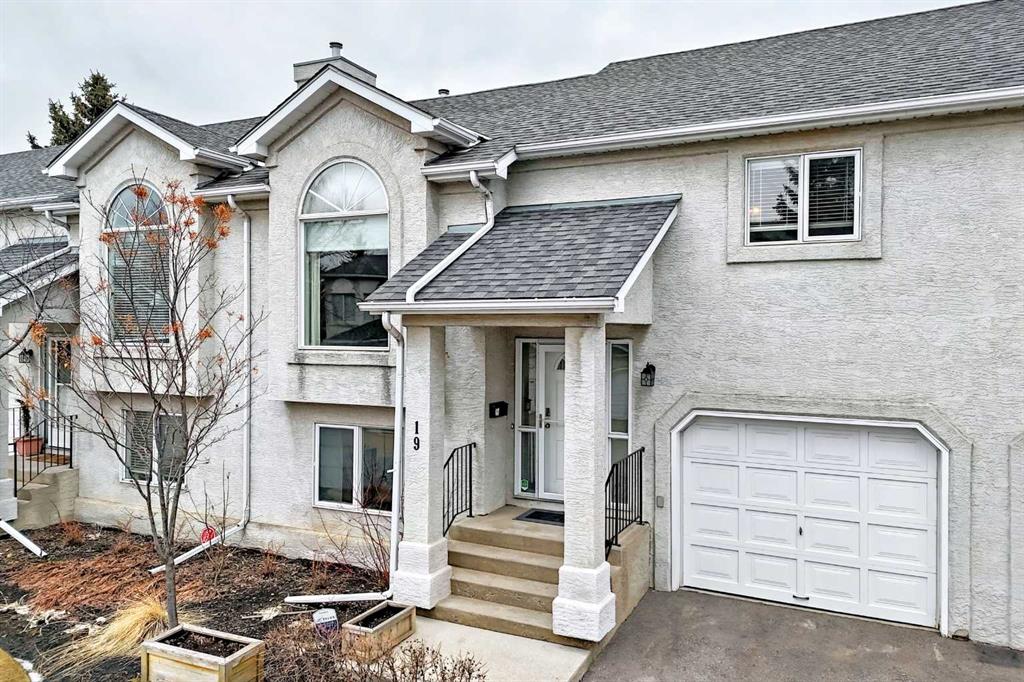 Picture of 19 Sunlake Gardens SE, Calgary Real Estate Listing