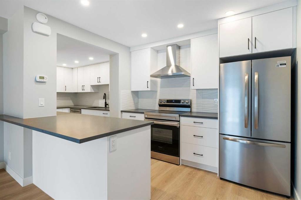 Picture of 11, 4915 45 Street SW, Calgary Real Estate Listing