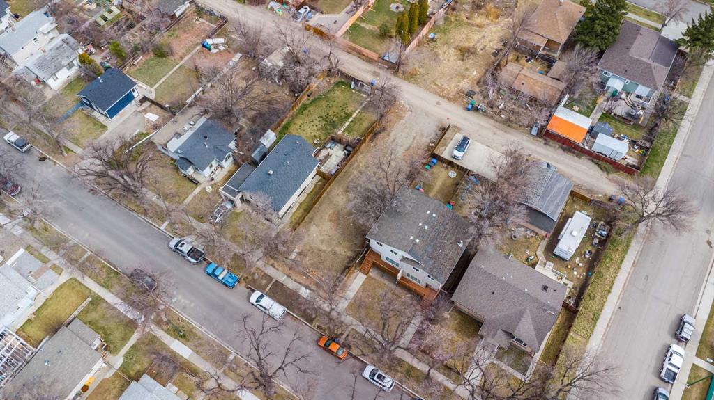 Picture of 809 12 B Street North  , Lethbridge Real Estate Listing