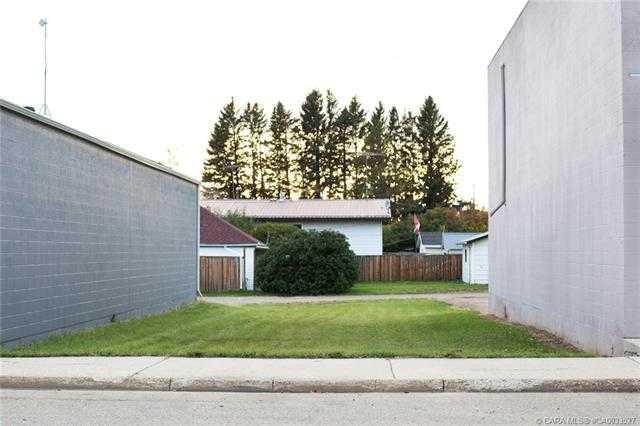 Picture of 5106 50 Street  , Eckville Real Estate Listing