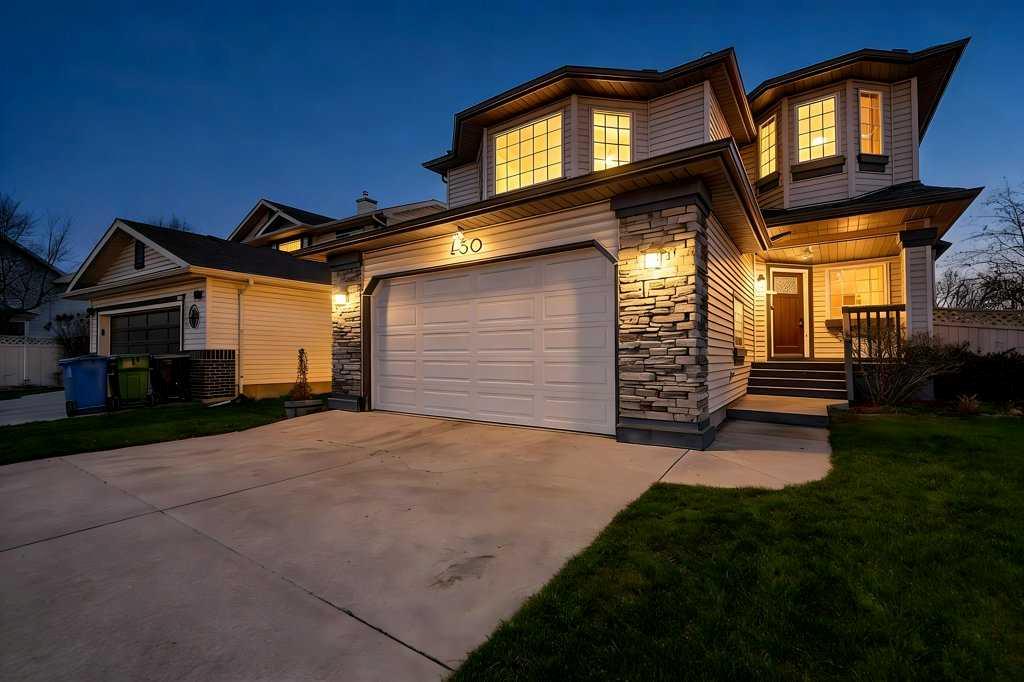 Picture of 450 Douglas Glen Boulevard SE, Calgary Real Estate Listing