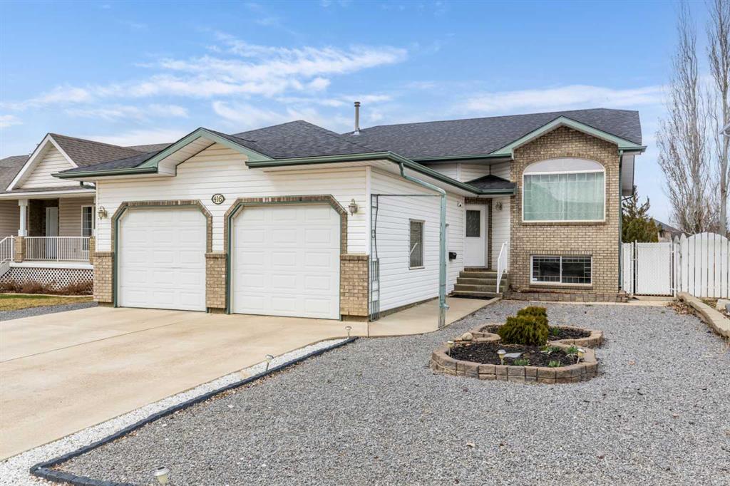 Picture of 416 Spruce Way SE, Medicine Hat Real Estate Listing