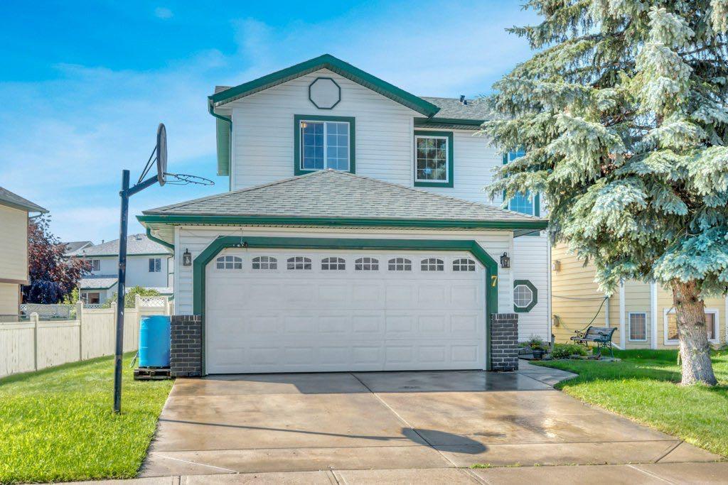 Picture of 7 Springs Crescent SE, Airdrie Real Estate Listing