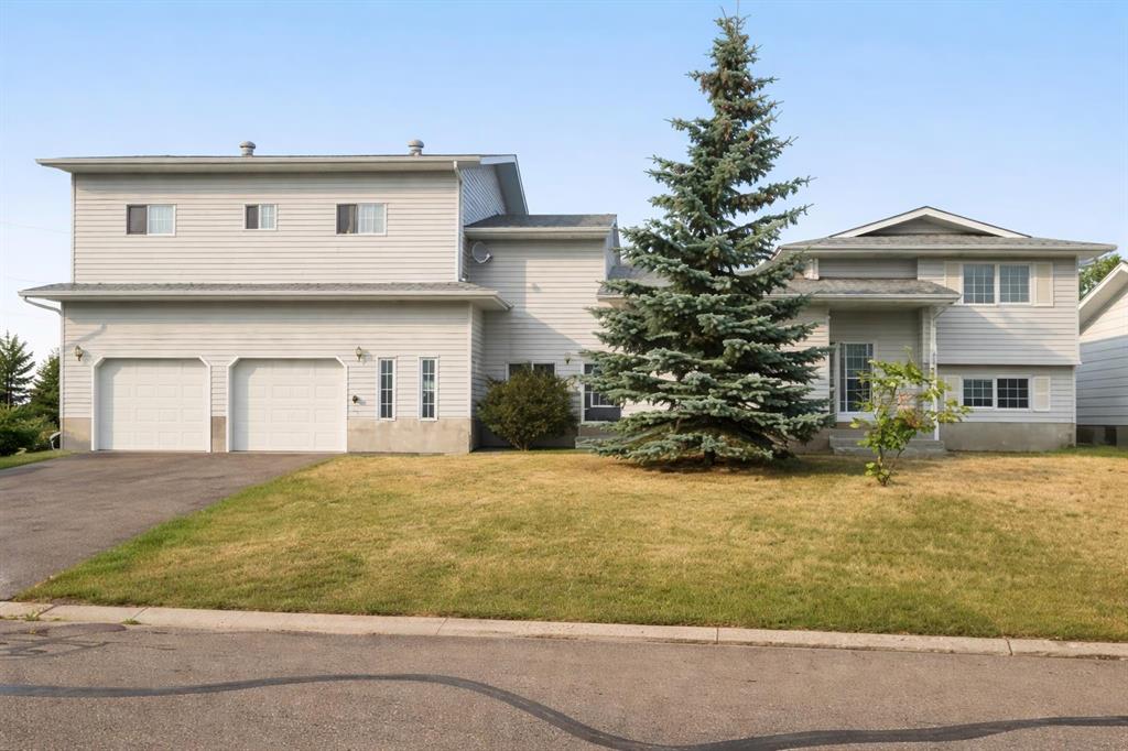 Picture of 702 10 Avenue , Wainwright Real Estate Listing