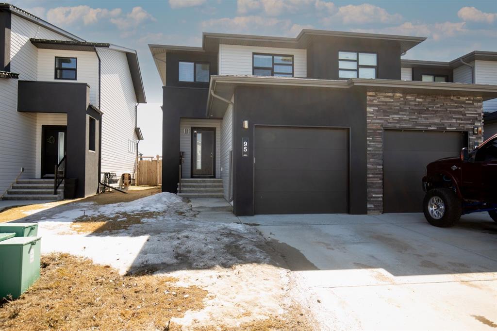 Picture of 95 Palmer Circle , Blackfalds Real Estate Listing
