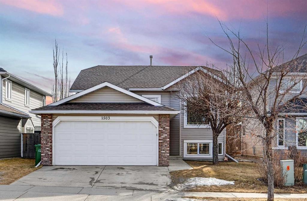 Picture of 1503 Thorburn Drive SE, Airdrie Real Estate Listing