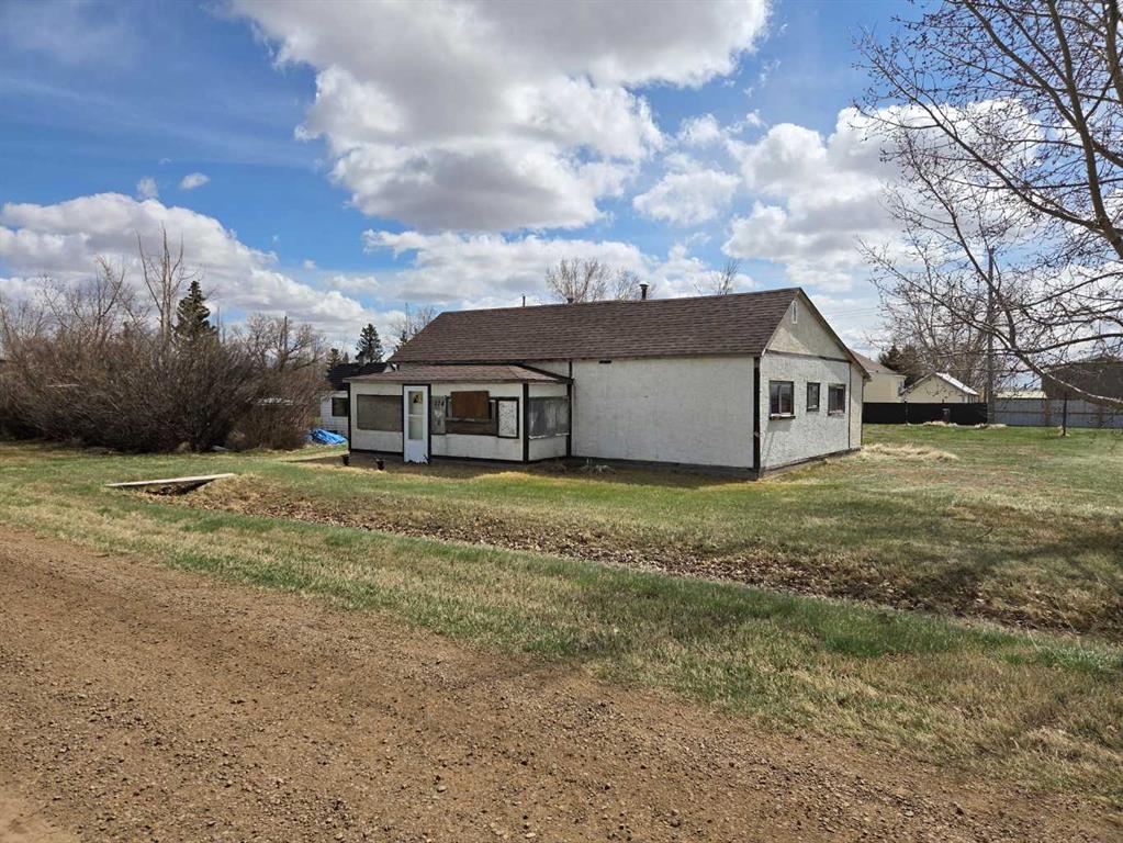 Picture of 124 6 Avenue N, Champion Real Estate Listing
