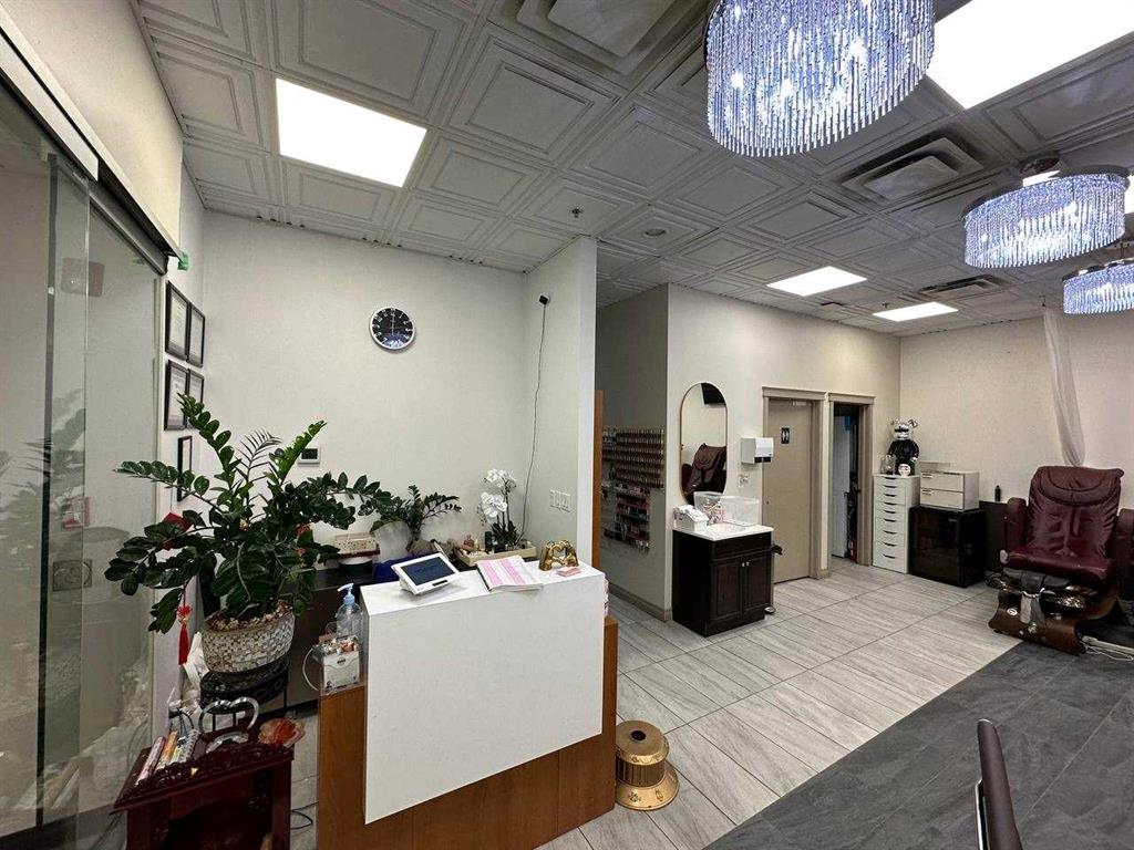 Picture of 222, 1632 14 Avenue NW, Calgary Real Estate Listing