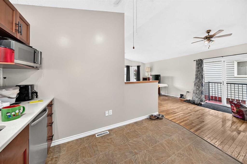 Picture of 208 Erin Meadow Green SE, Calgary Real Estate Listing