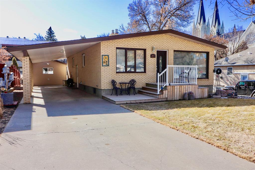 Picture of 211 3 Street NE, Medicine Hat Real Estate Listing
