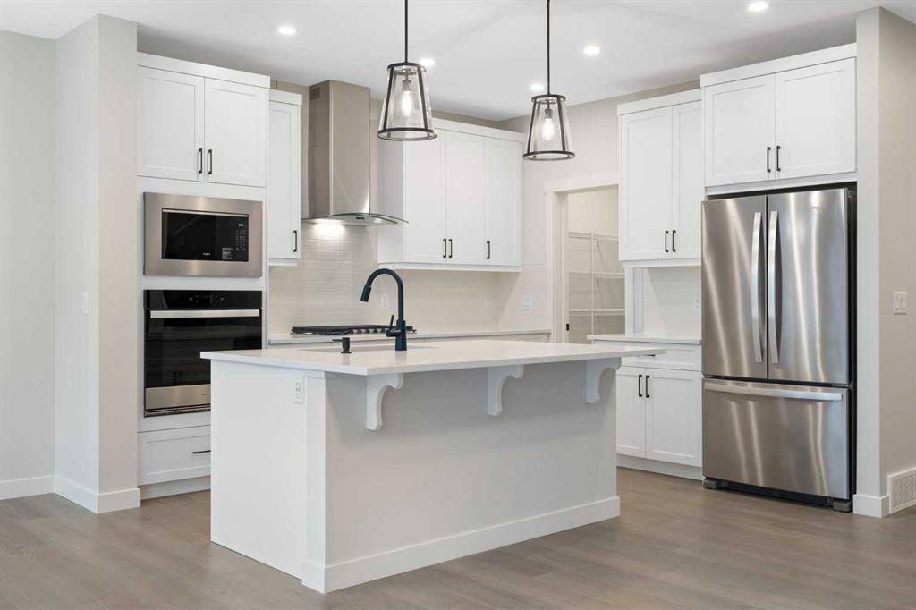 Picture of 334 Rivercrest Road , Cochrane Real Estate Listing