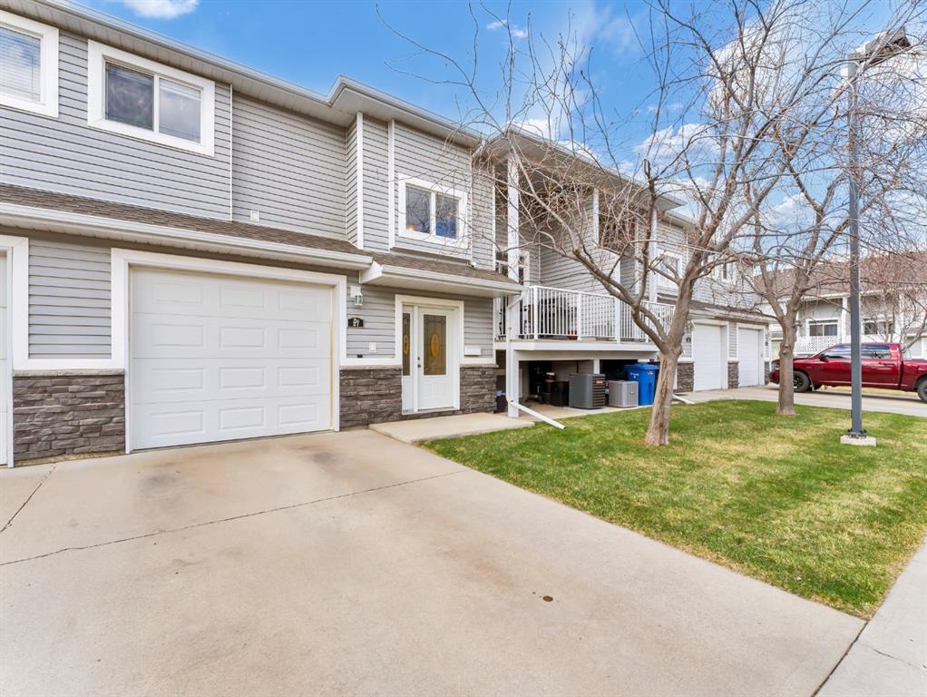 Picture of 27 Northlands Way NE, Medicine Hat Real Estate Listing