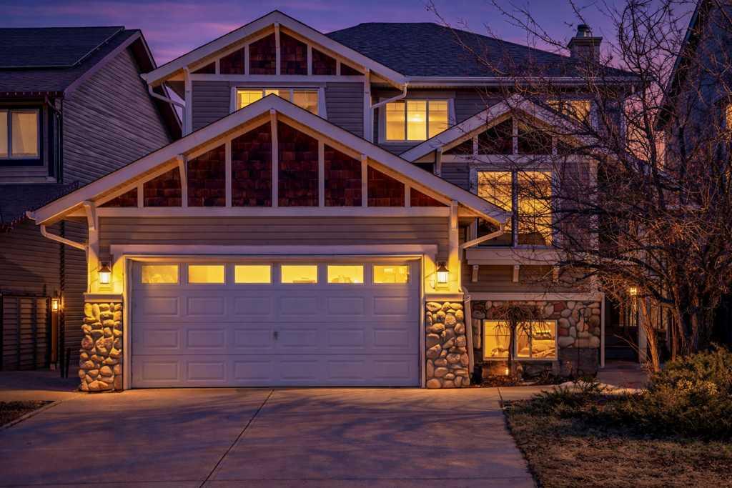 Picture of 40 Cougar Ridge Heights SW, Calgary Real Estate Listing