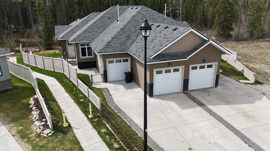 Picture of 128 BERRY Place , Hinton Real Estate Listing