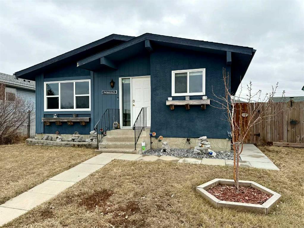 Picture of 716 Bankview Drive , Drumheller Real Estate Listing