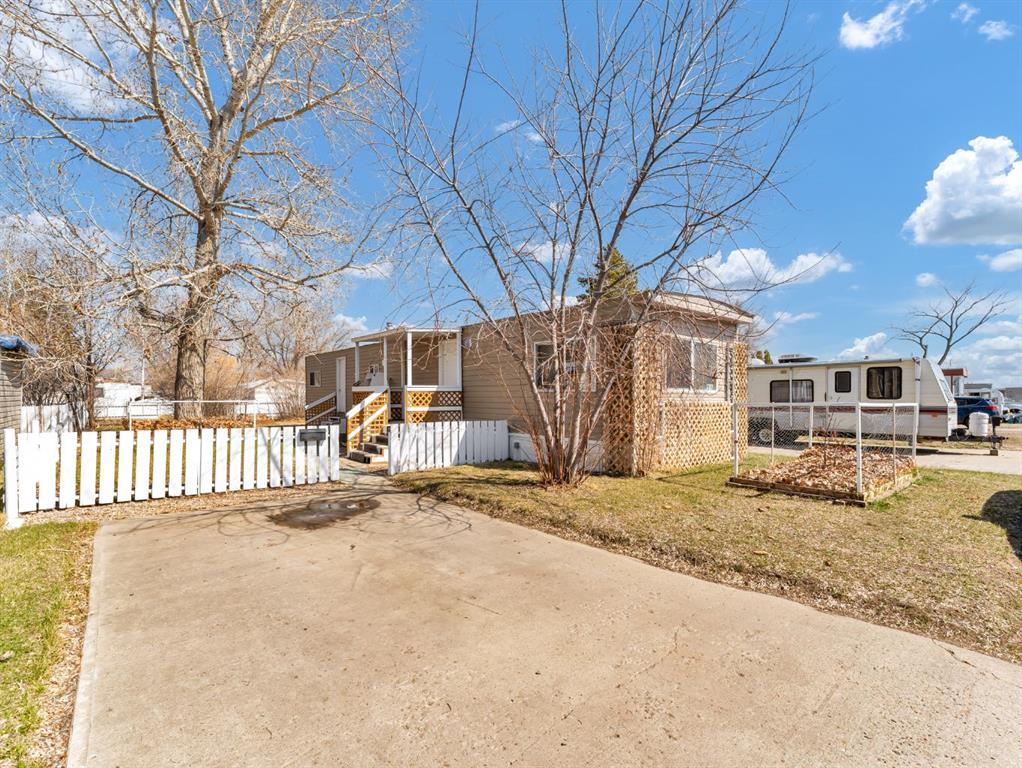 Picture of 91, 4000 13 Avenue SE, Medicine Hat Real Estate Listing