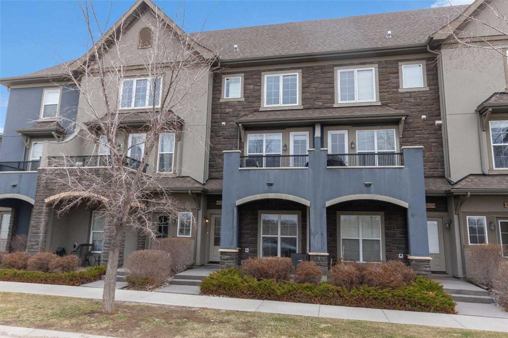 Picture of 424 Quarry Way SE, Calgary Real Estate Listing