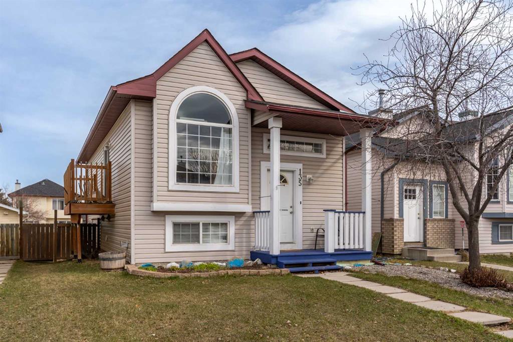 Picture of 135 Covewood Close NE, Calgary Real Estate Listing