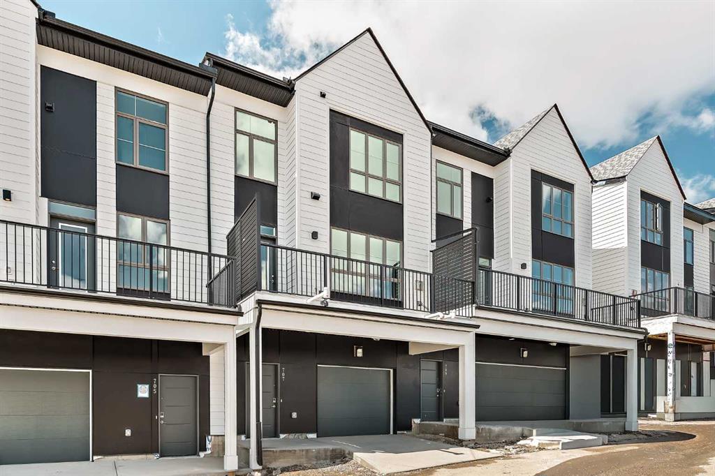 Picture of 717 Sovereign Common SW, Calgary Real Estate Listing