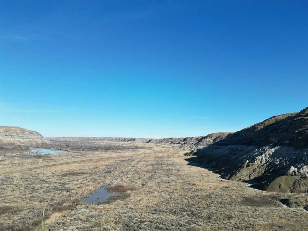 Picture of SE 6 28 18 W4 Highway 10  , Drumheller Real Estate Listing
