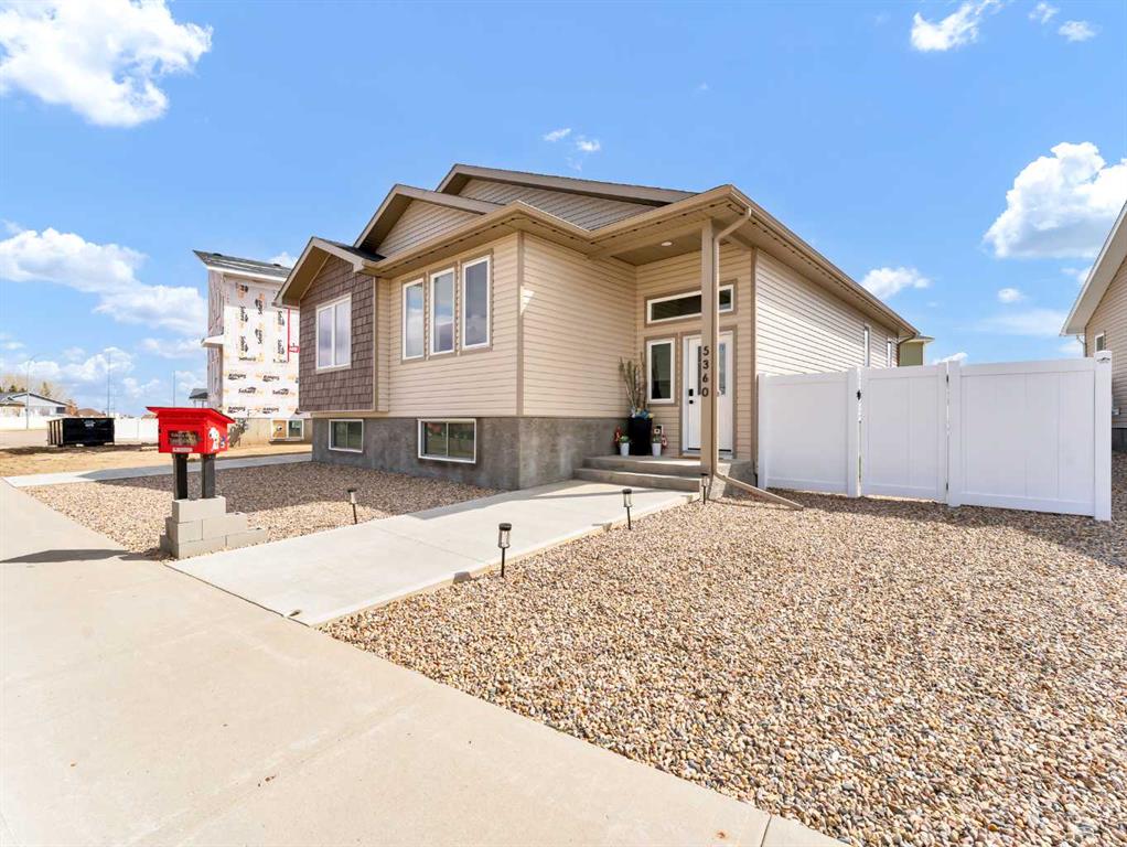 Picture of 5360 Southlands Drive SE, Medicine Hat Real Estate Listing
