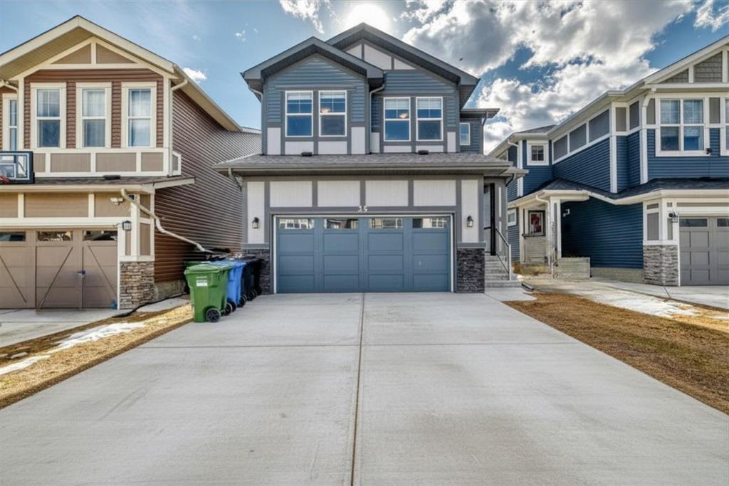 Picture of 35 Lucas Terrace NW, Calgary Real Estate Listing