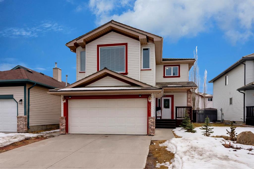 Picture of 127 Woodside Crescent NW, Airdrie Real Estate Listing