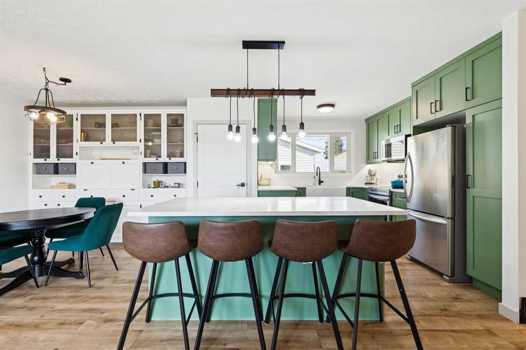 Picture of 4604 Fordham Crescent SE, Calgary Real Estate Listing