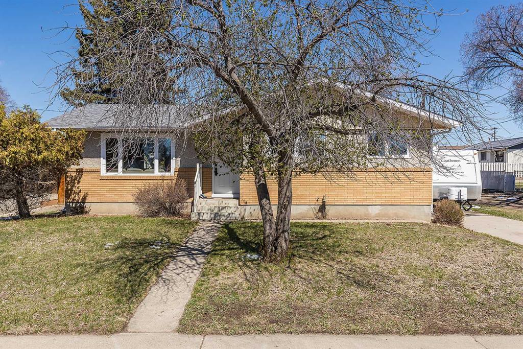 Picture of 870 16 Street NE, Medicine Hat Real Estate Listing