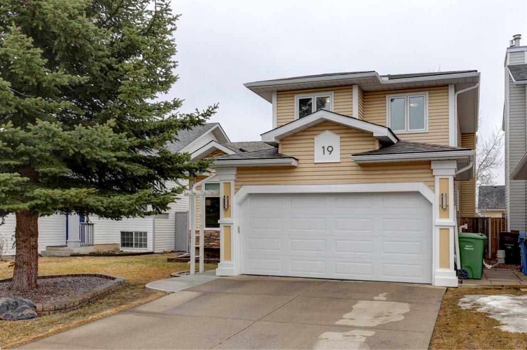 Picture of 19 Riverstone Crescent SE, Calgary Real Estate Listing