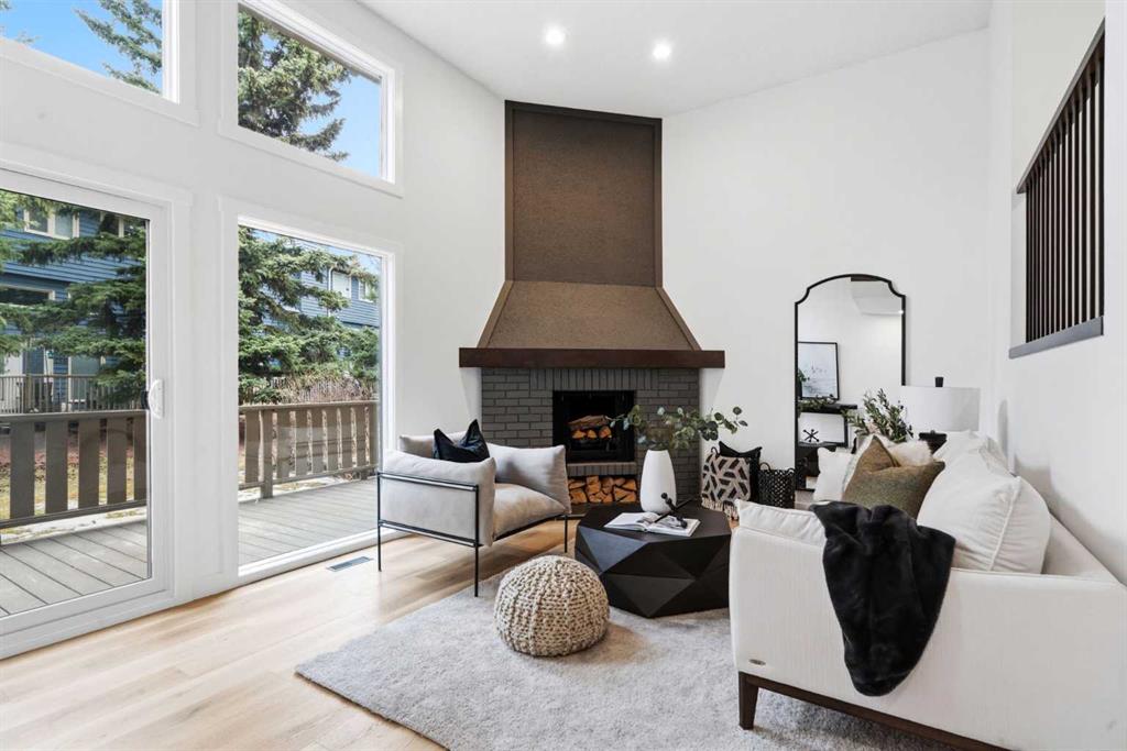 Picture of 20 Point Mckay Court NW, Calgary Real Estate Listing