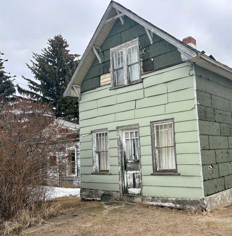 Picture of 5035 50 Street , Innisfree Real Estate Listing