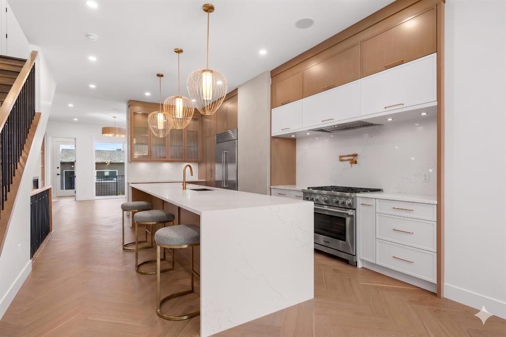 Picture of 5104 21 Avenue NW, Calgary Real Estate Listing