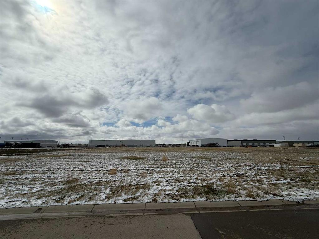 Picture of 915 11 Avenue , Coaldale Real Estate Listing