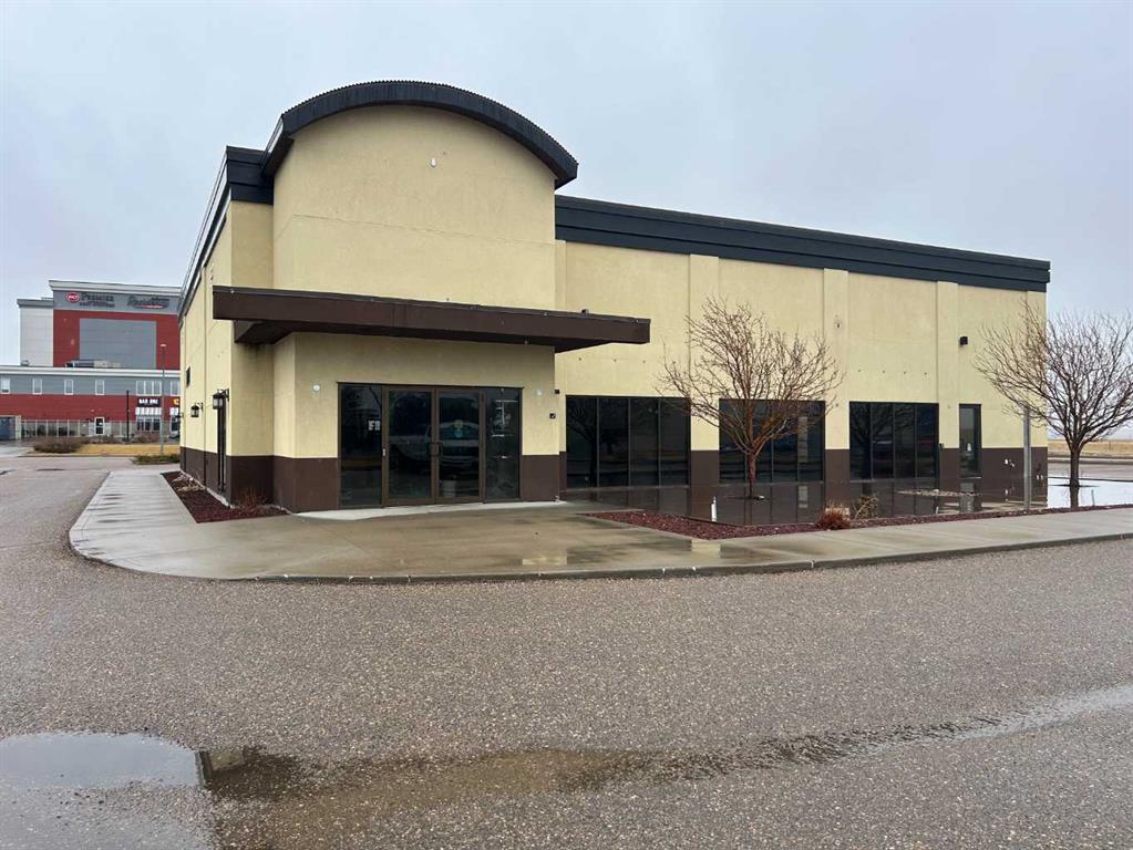 Picture of 2030 Strachan Road SE, Medicine Hat Real Estate Listing