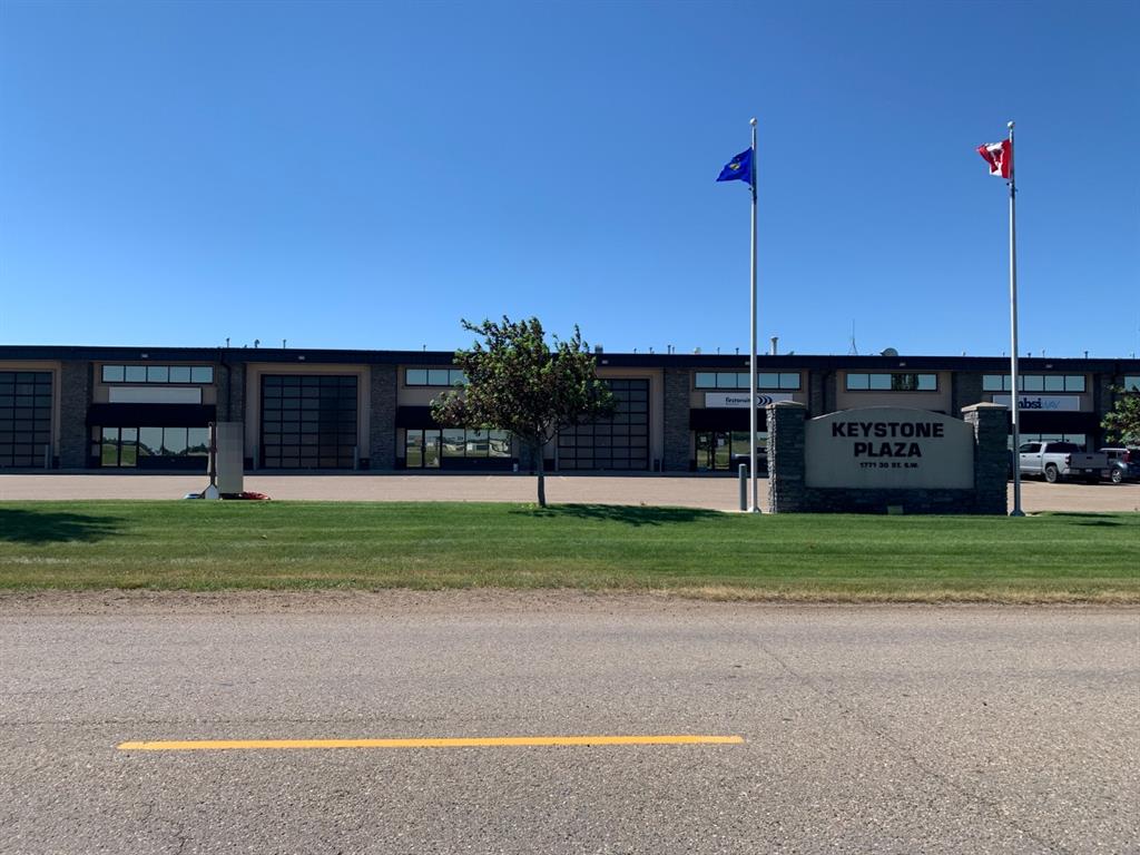 Picture of 4, 1771 30 Street SW, Medicine Hat Real Estate Listing
