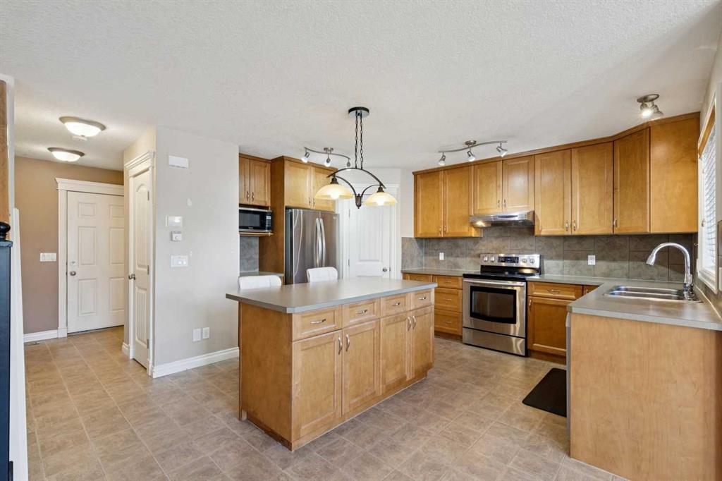 Picture of 184 Cimarron Park Circle , Okotoks Real Estate Listing
