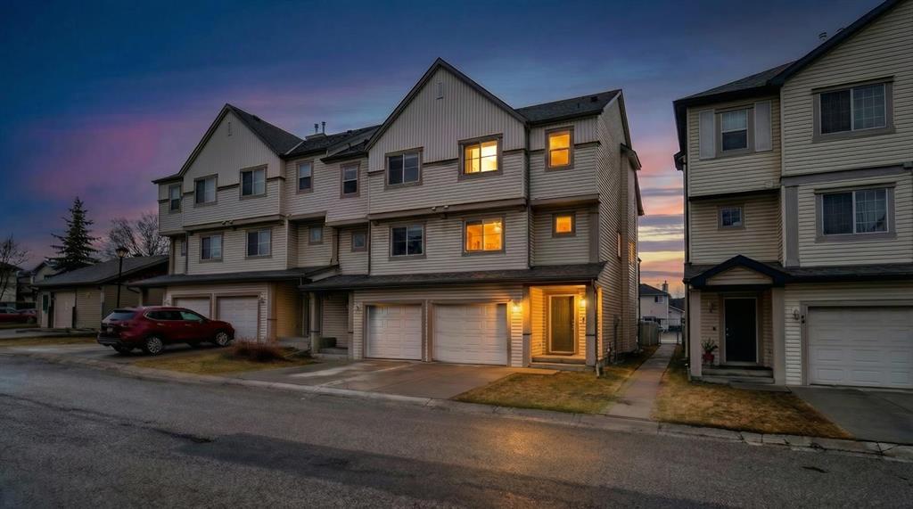 Picture of 17 Copperfield Court SE, Calgary Real Estate Listing