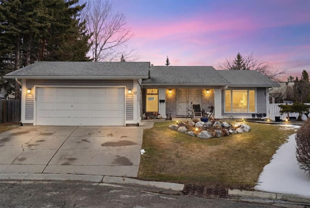 Picture of 12 Thornwood Place NW, Calgary Real Estate Listing