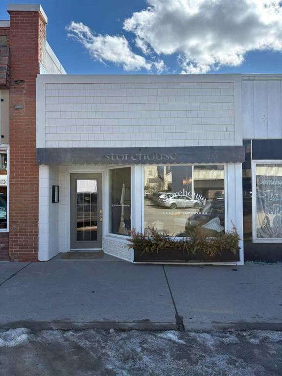 Picture of 2021 19 Avenue , Didsbury Real Estate Listing