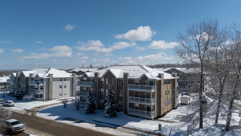 Picture of 102, 501 3  , Fox Creek Real Estate Listing