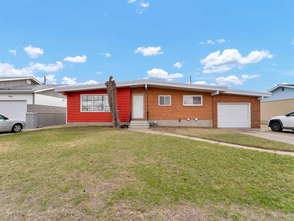 Picture of 561 12 Street NW, Medicine Hat Real Estate Listing