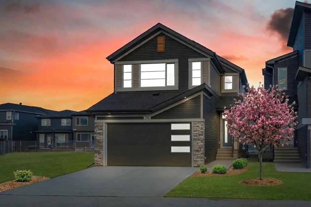 Picture of 24 Corner Glen Green NE, Calgary Real Estate Listing