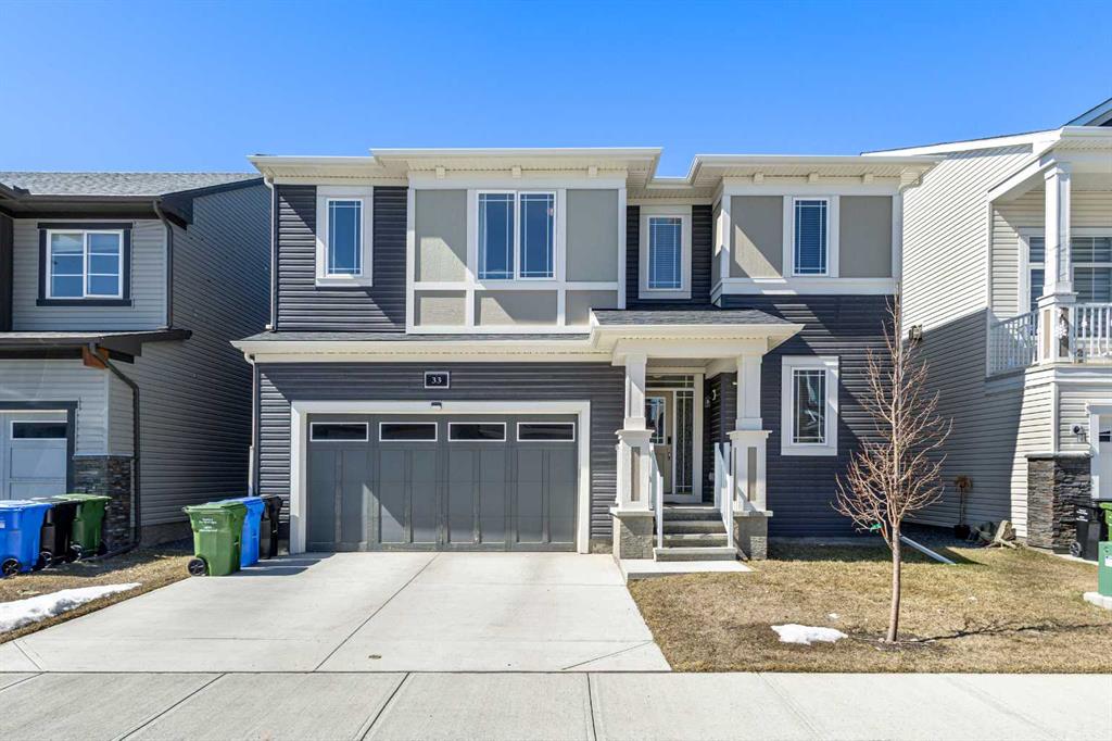 Picture of 33 Carringham Heights NW, Calgary Real Estate Listing