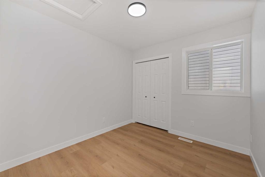 Picture of 207 coral springs Circle NE, Calgary Real Estate Listing
